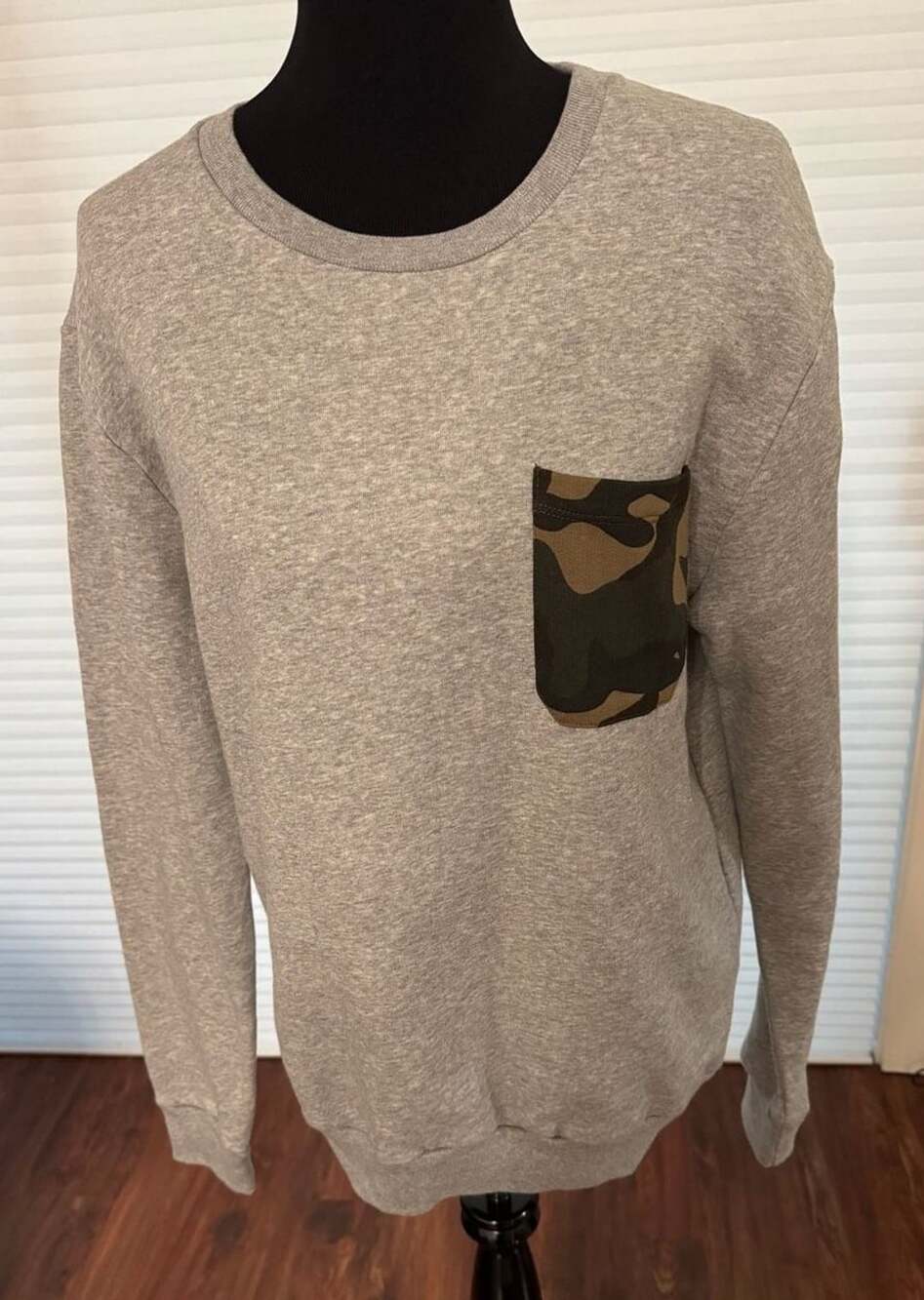 Zara Man Grey Crewneck Sweatshirt with Camo Pocket Size M